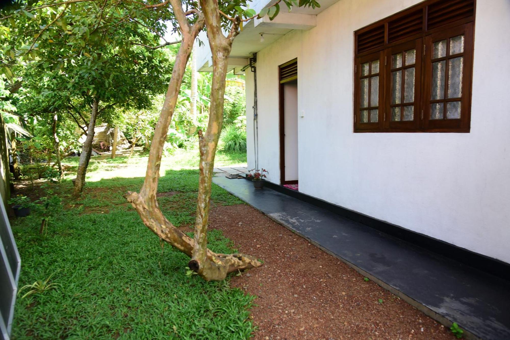 Sun Ground Villa Hikkaduwa Exterior photo